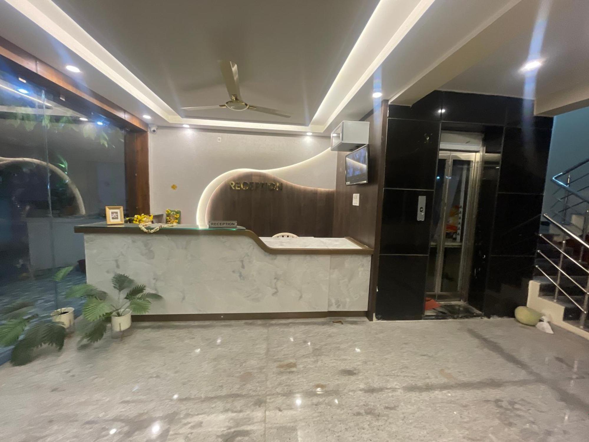 Sri Ganesh Residency Hotel Tirupati Eksteriør billede